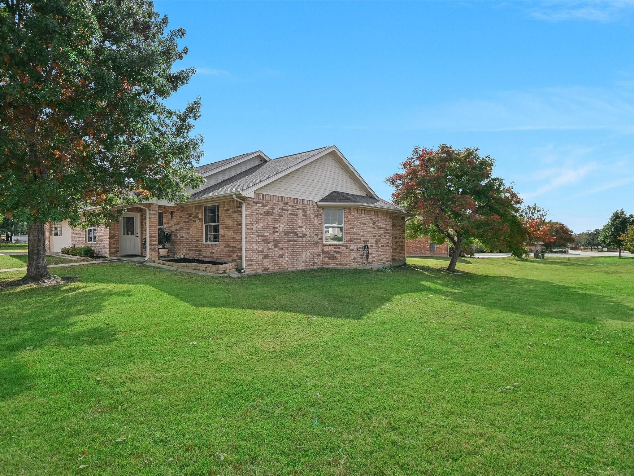 810 Cottonwood DR