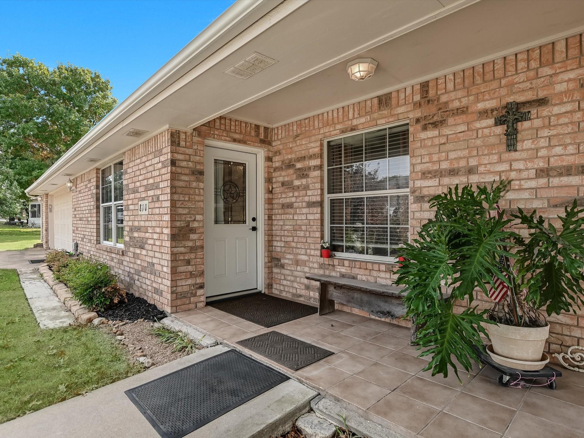 810 Cottonwood DR