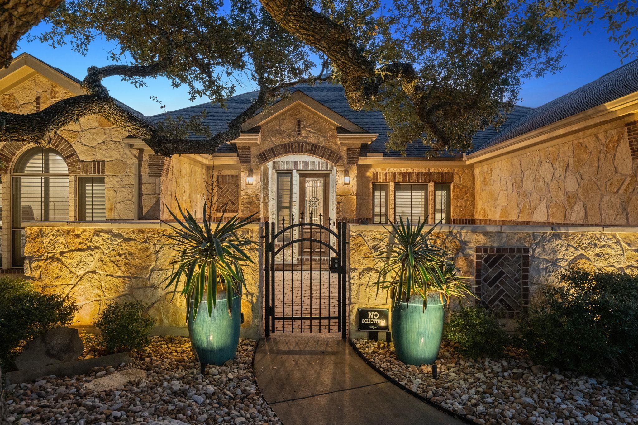 710 Hawthorne LOOP