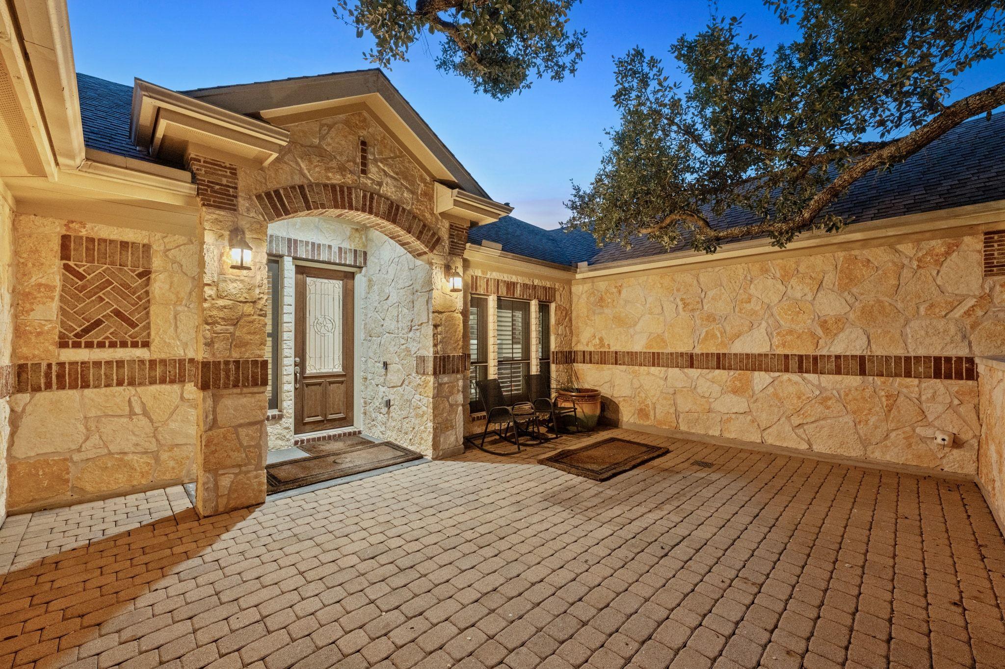 710 Hawthorne LOOP