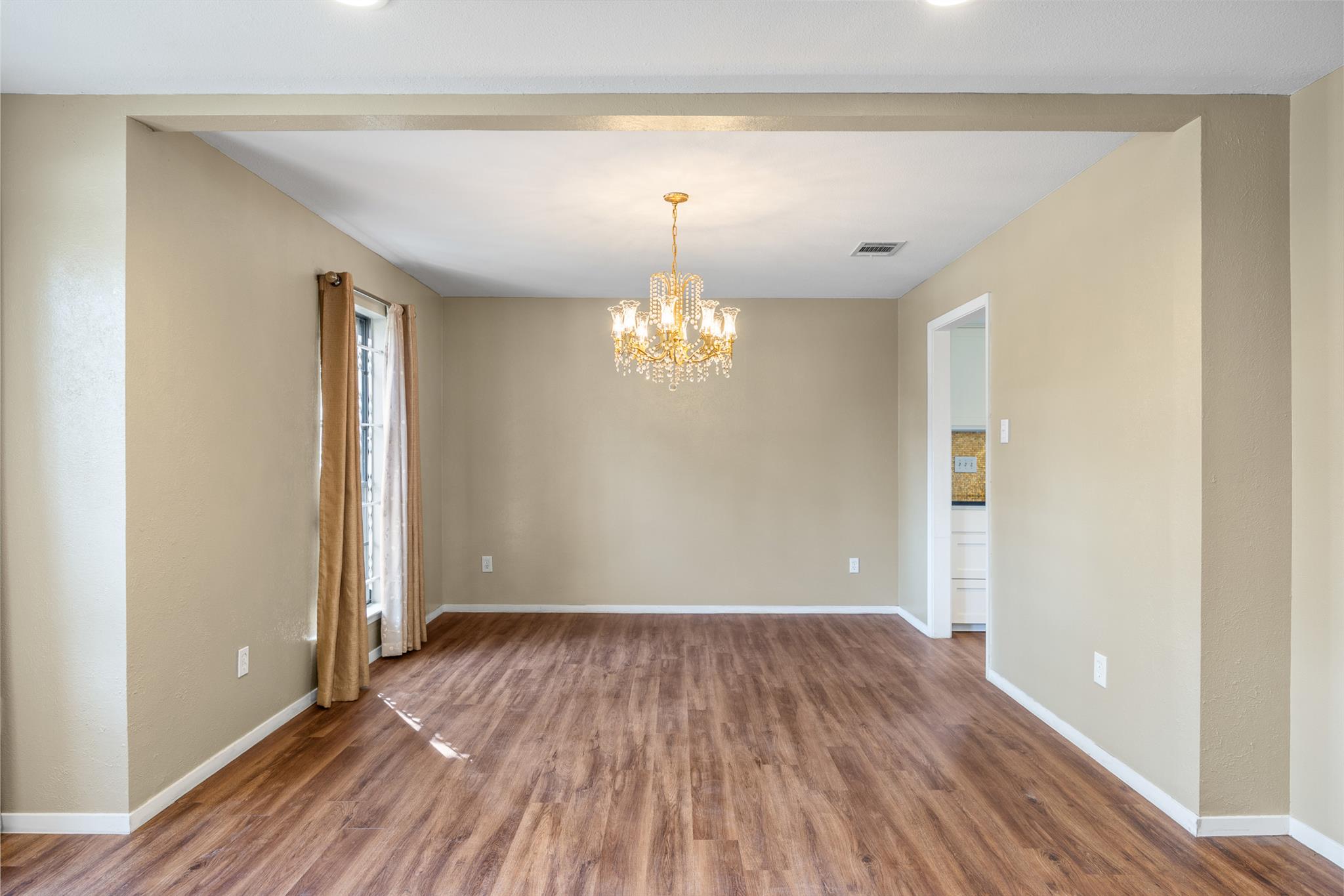 1403 Lance WAY