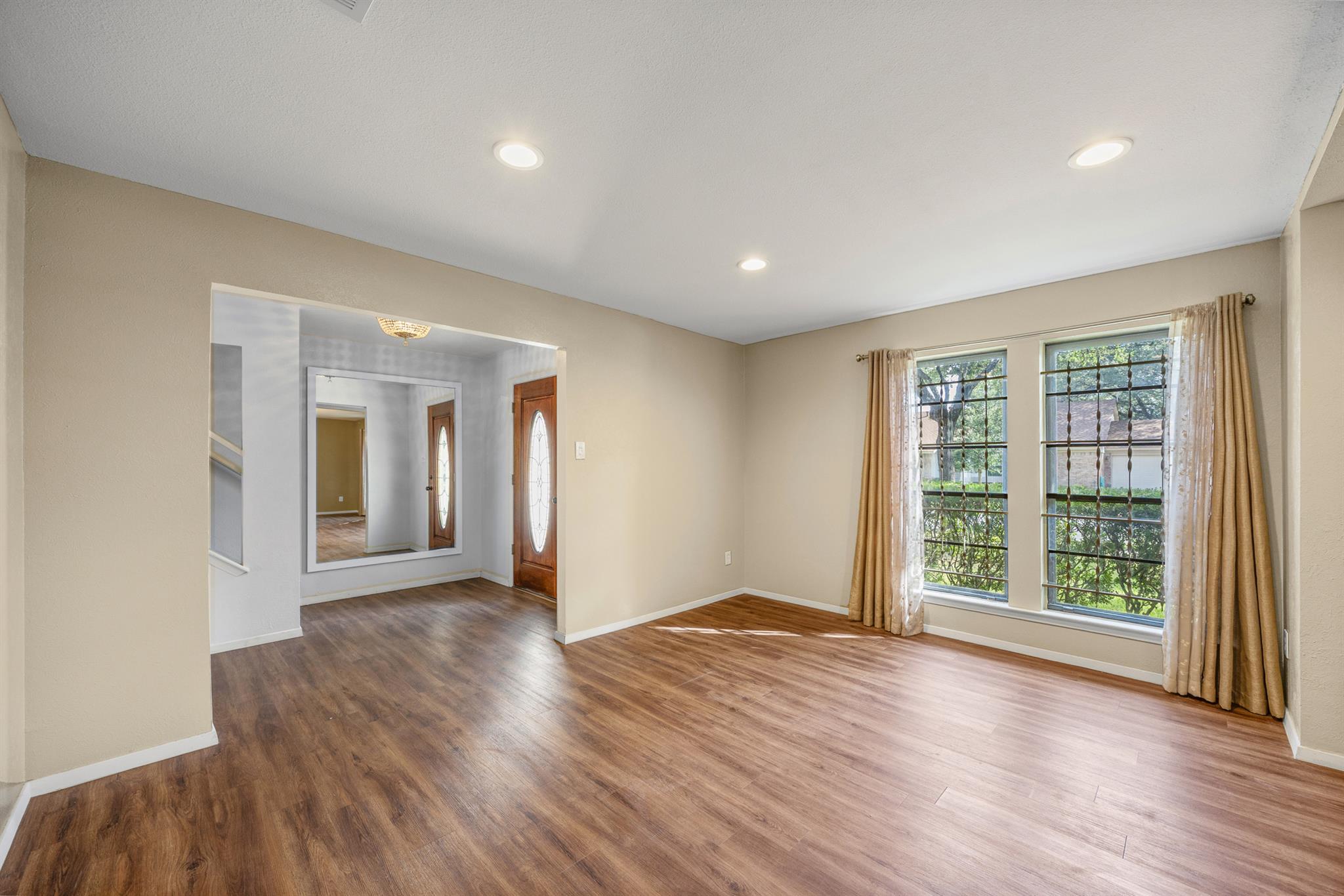 1403 Lance WAY