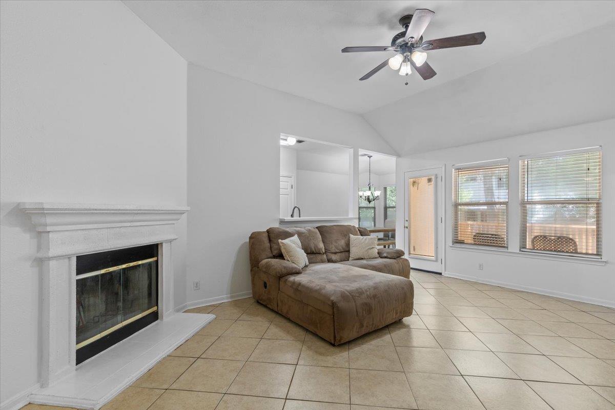 110 Hummingbird CT