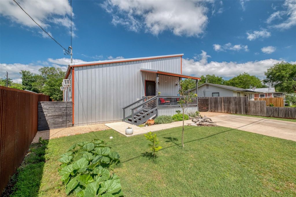 Photo of 505 San Saba ST ST, Lockhart, TX 78644 (MLS # 1082017)