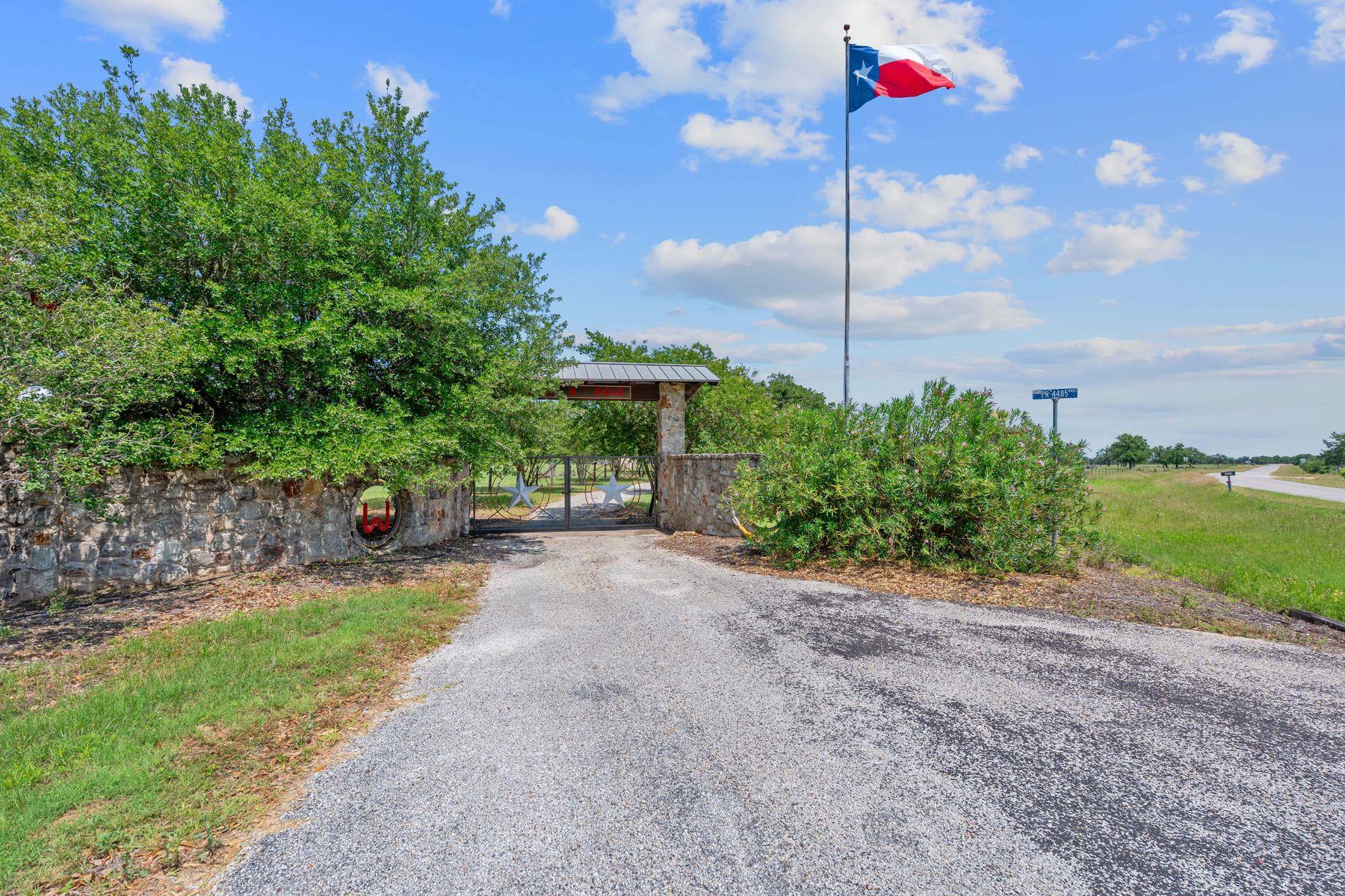 1063 Private Road 4485
