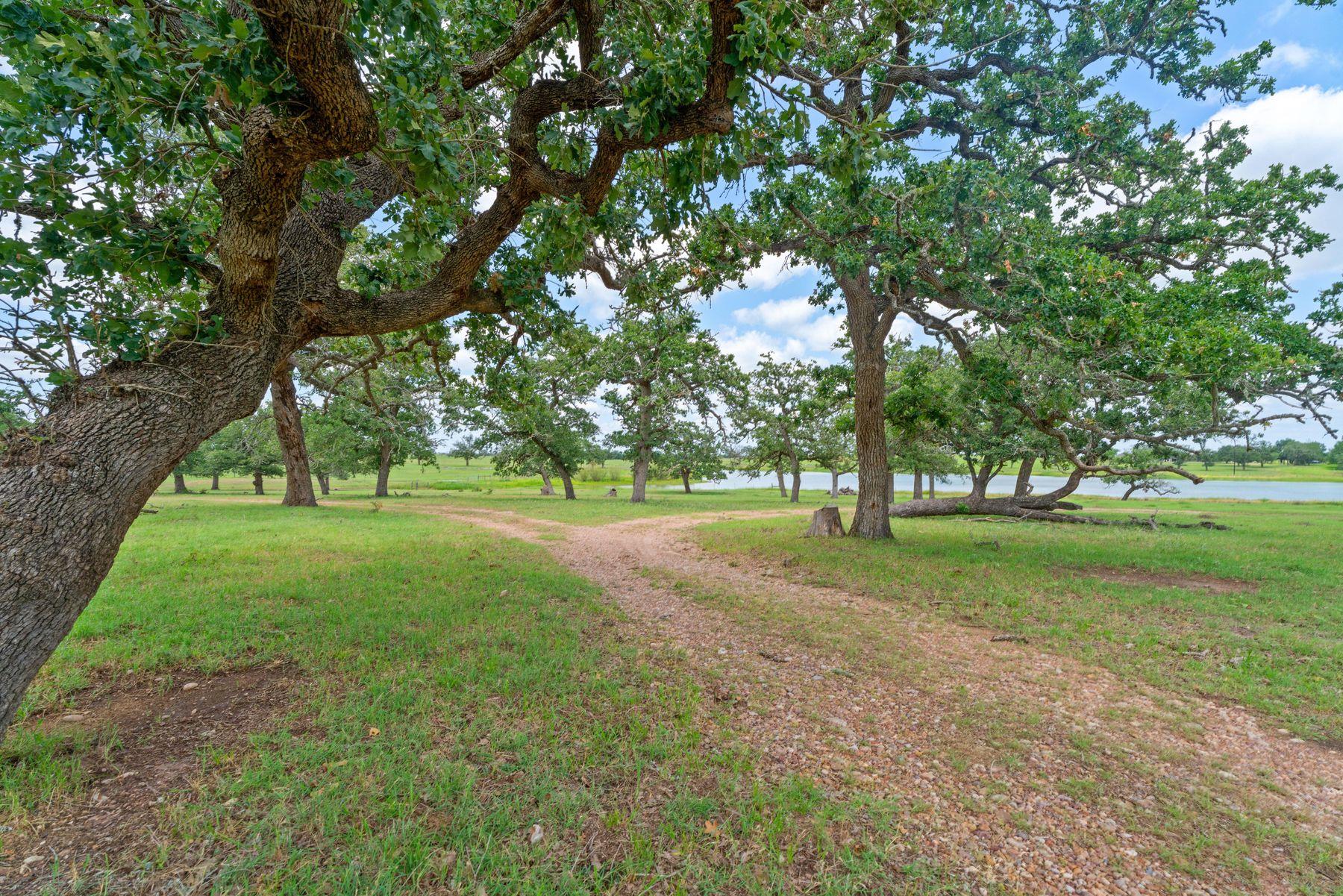1063 Private Road 4485