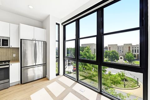 Tiny photo for 800 Embassy DR #305, Austin, TX 78702 (MLS # 1770309)