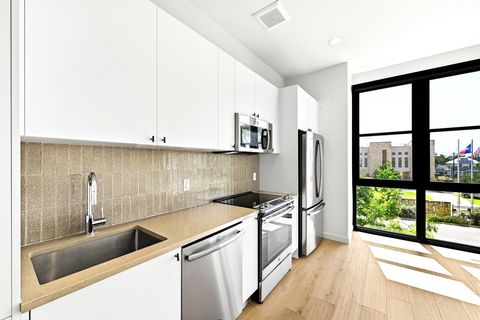 Tiny photo for 800 Embassy DR #305, Austin, TX 78702 (MLS # 1770309)