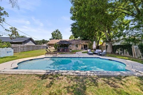 Photo of 9513 Braeburn GLN, Austin, TX 78729 (MLS # 2457857)