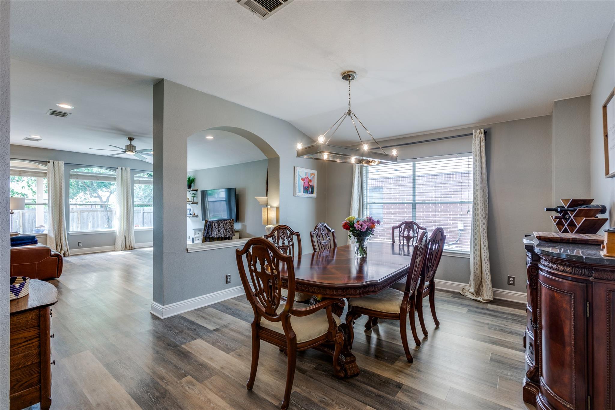 2405 Alexandra LN