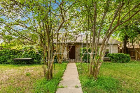 Photo of 205 W William Cannon DR #B, Austin, TX 78745 (MLS # 2594550)