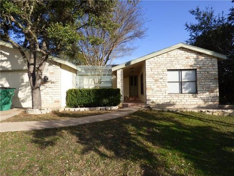 Photo of 6107 La Mesa ST, Lago Vista, TX 78645 (MLS # 4414464)