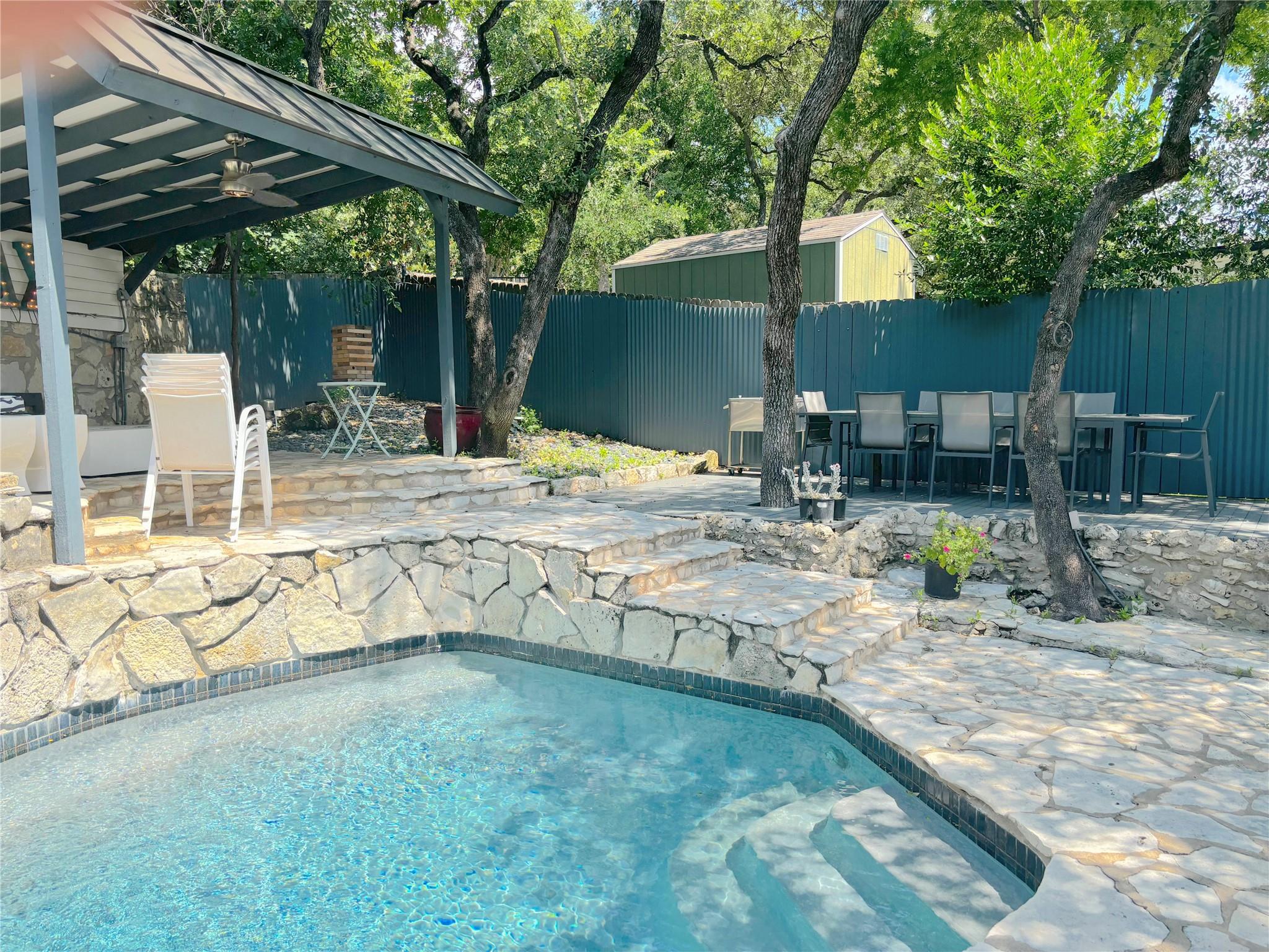 806 Rock Creek DR
