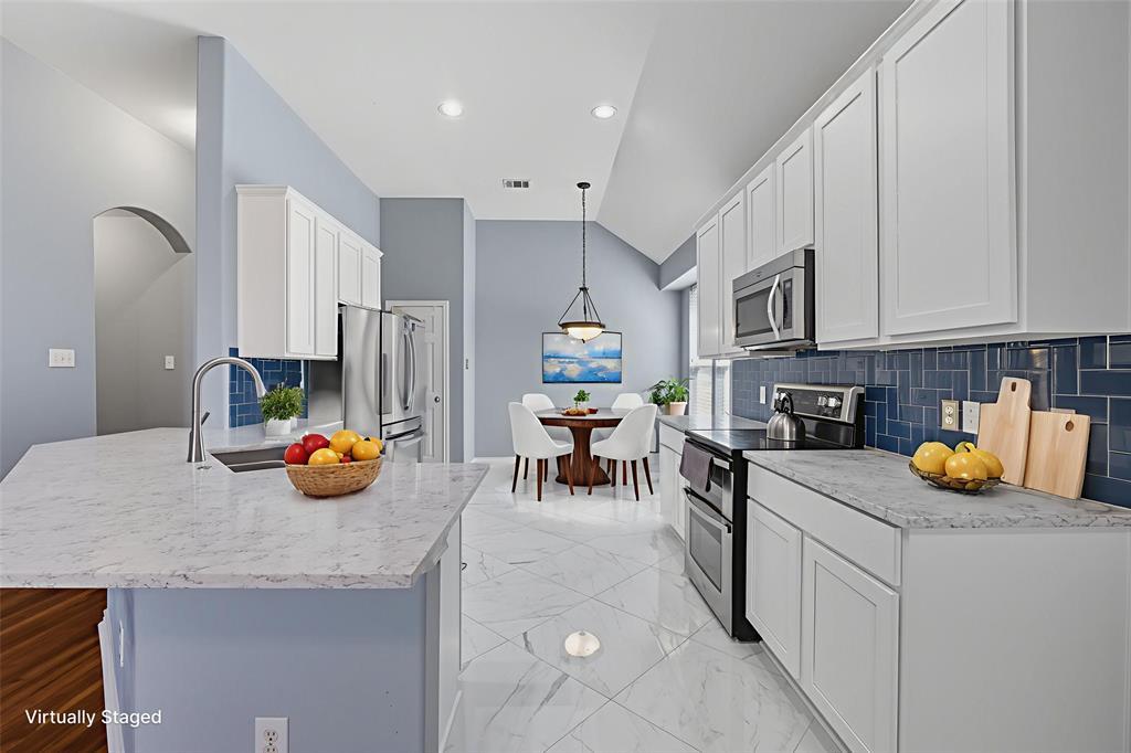 123 Justin Leonard DR