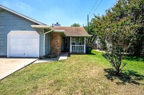 Photo of 16009 Stoneham CIR, Pflugerville, TX 78660 (MLS # 8056262)