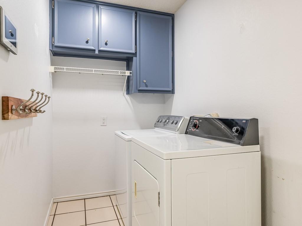 Lakeway, Texas 78734, United States, 3 Bedrooms Bedrooms, ,3 BathroomsBathrooms,Residential,Pending,42013