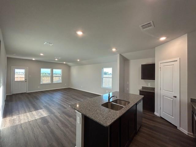 206 Perry PL