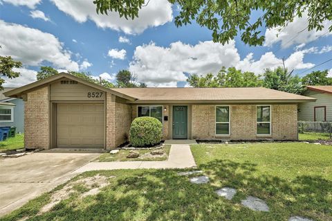 Photo of 8527 Maine DR, Austin, TX 78758 (MLS # 3609967)