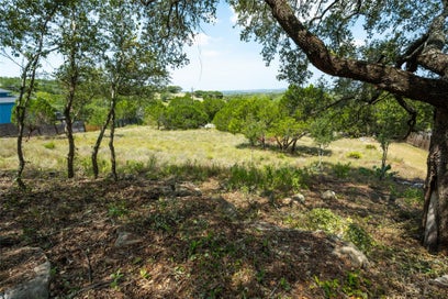 910 Daviot DR Spicewood TX 78669