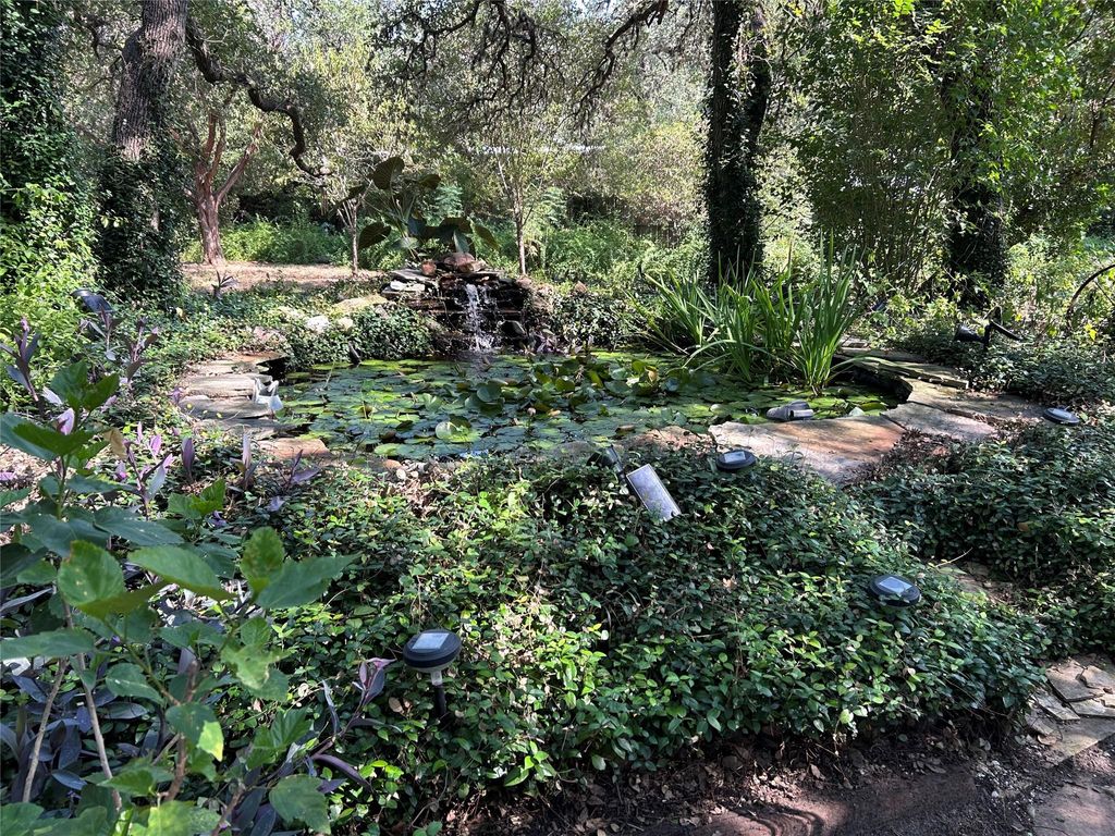 Photo of 306 Deerwood DR, San Marcos, TX 78666 (MLS # 3779320)