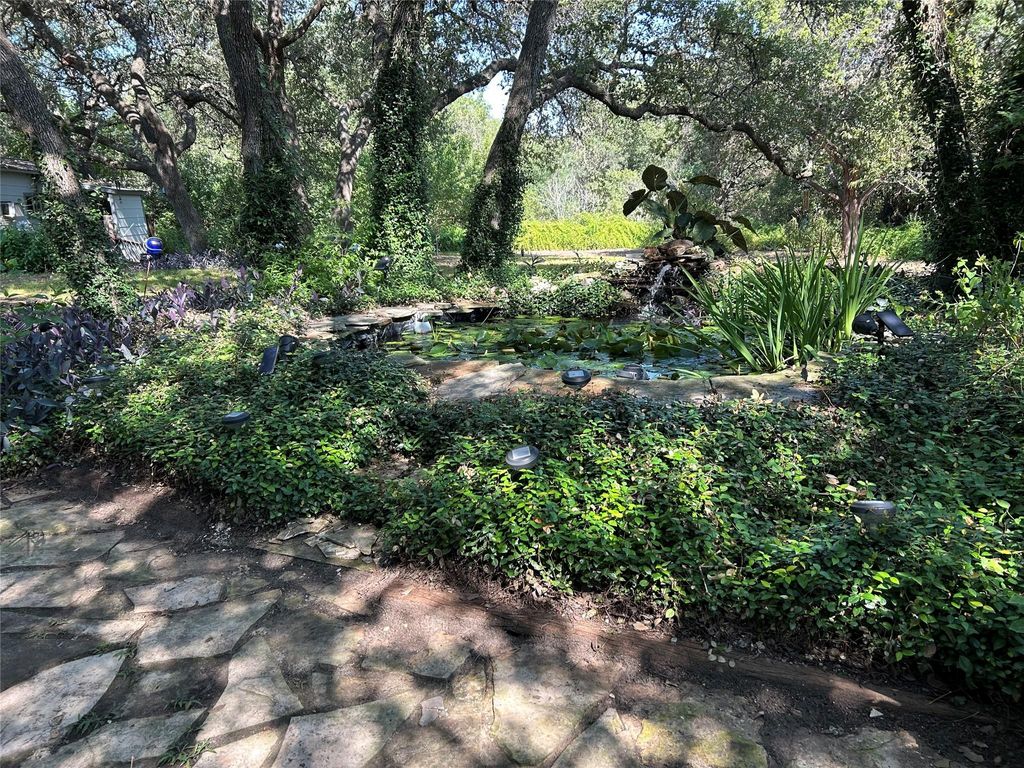 Photo of 306 Deerwood DR, San Marcos, TX 78666 (MLS # 3779320)