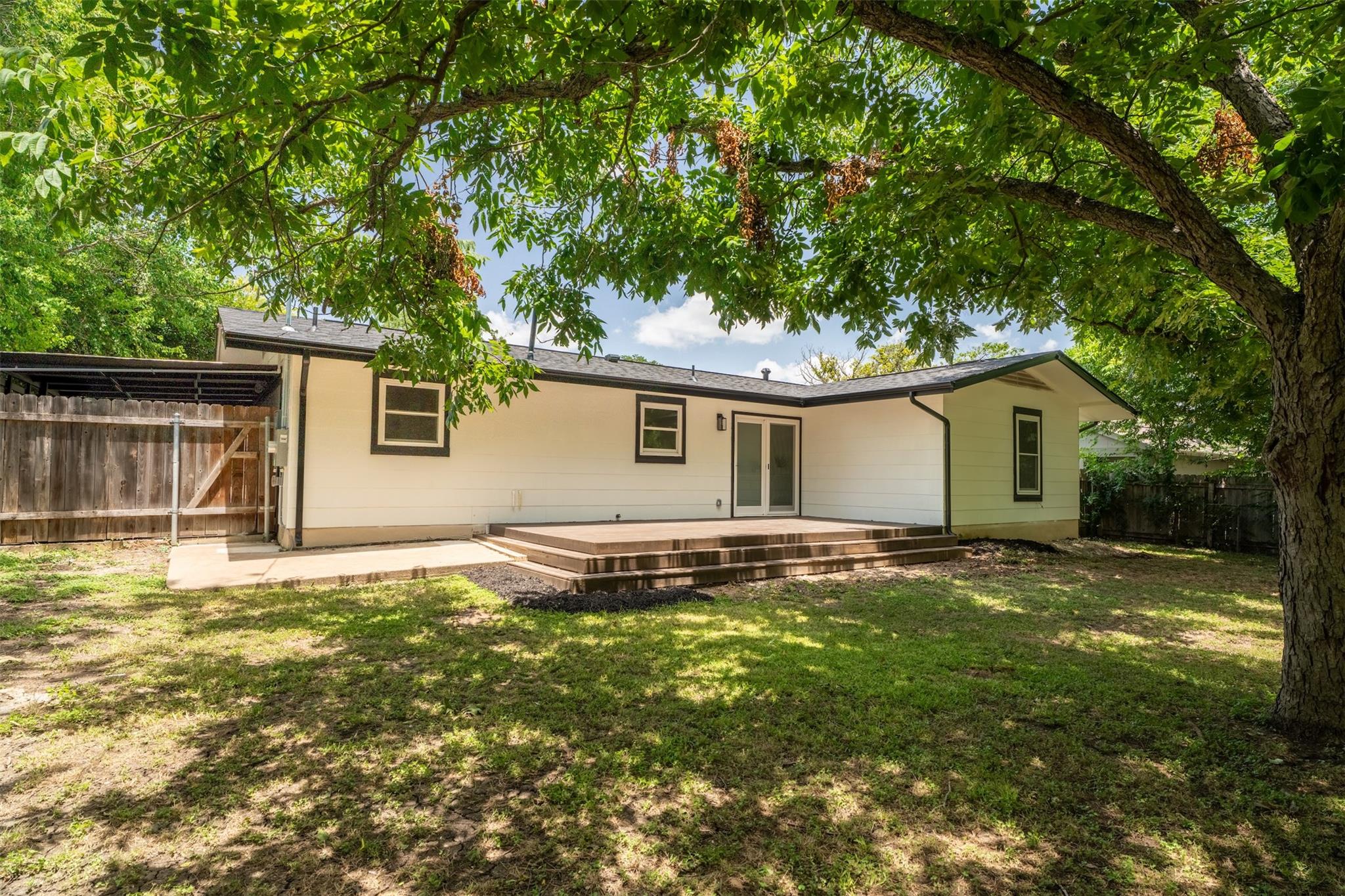 1613 Glencrest DR
