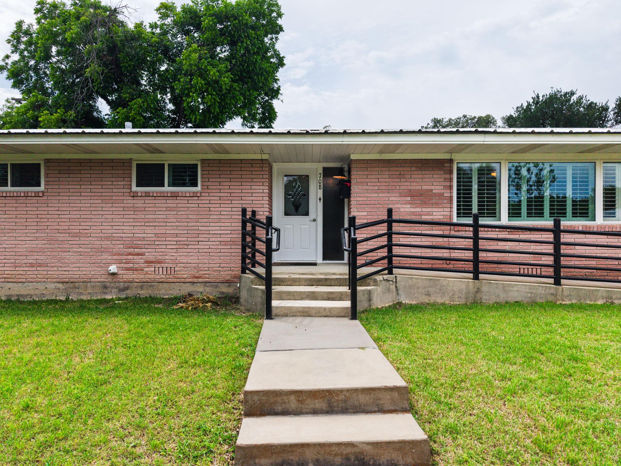 708 W North Ave