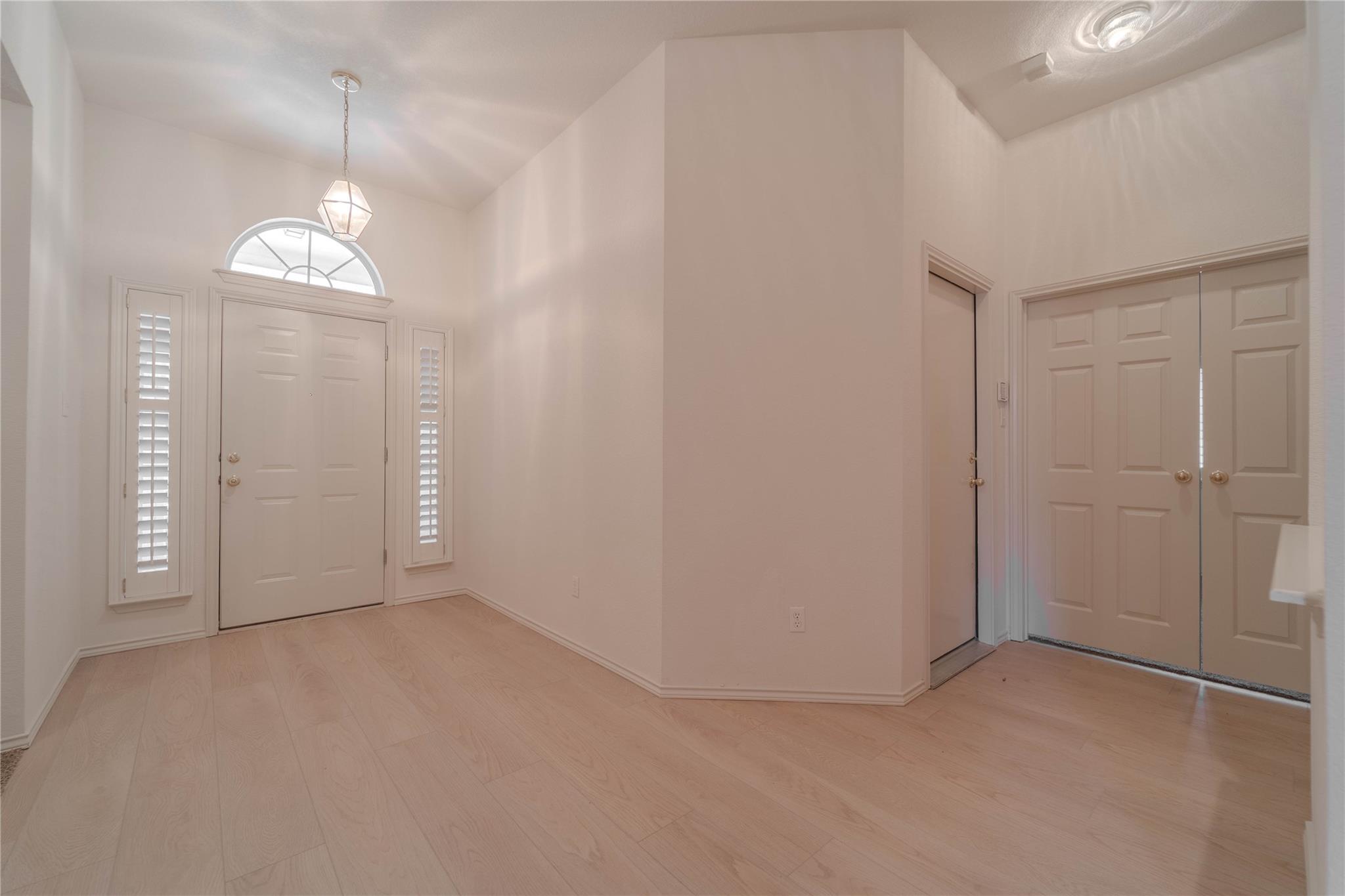 704 Le Ann LN