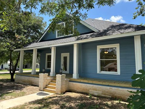 A home in Giddings