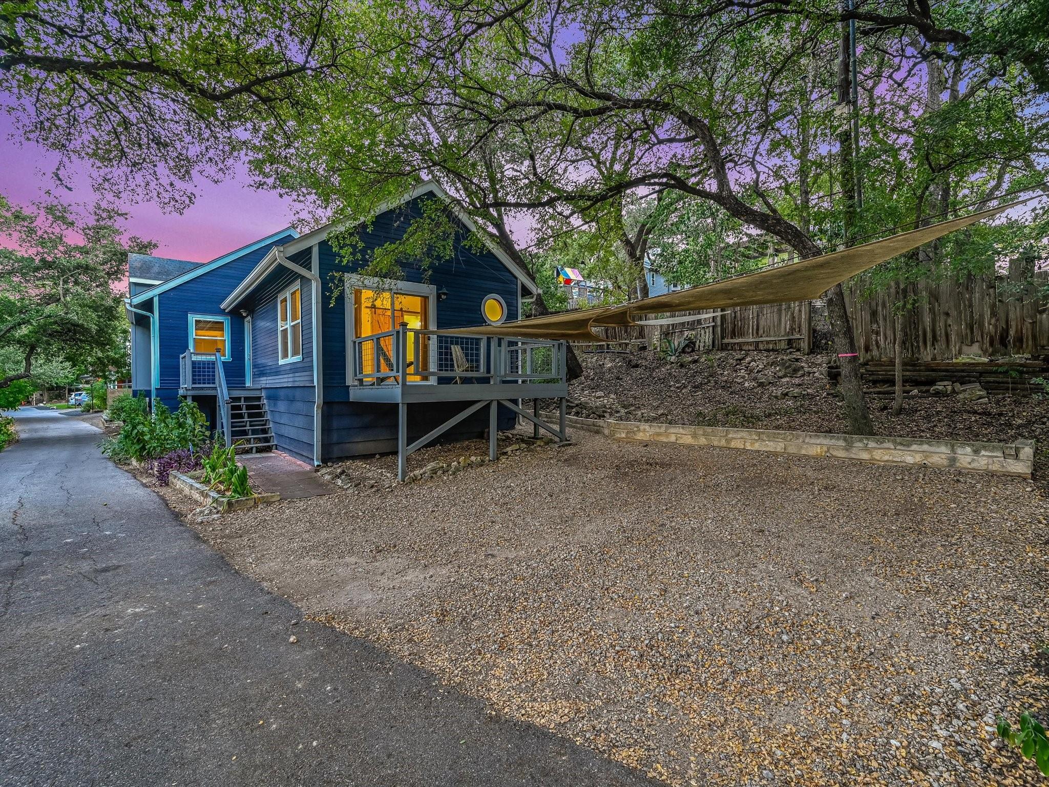 Austin, Texas 78703, United States, 3 Bedrooms Bedrooms, ,2 BathroomsBathrooms,Residential,Pending,42390