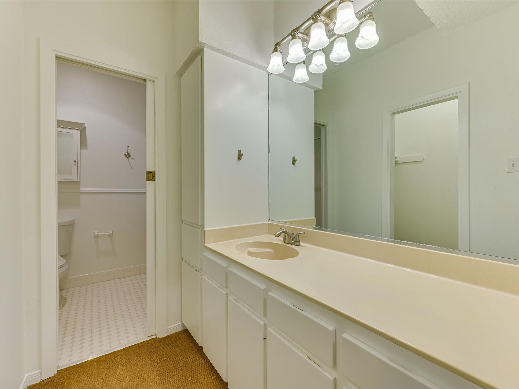 Austin, Texas 78703, United States, 3 Bedrooms Bedrooms, ,2 BathroomsBathrooms,Residential,Pending,42390