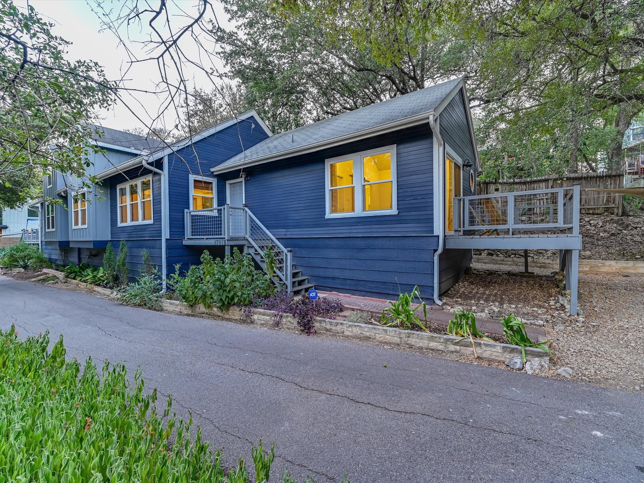 Austin, Texas 78703, United States, 3 Bedrooms Bedrooms, ,2 BathroomsBathrooms,Residential,Pending,42390