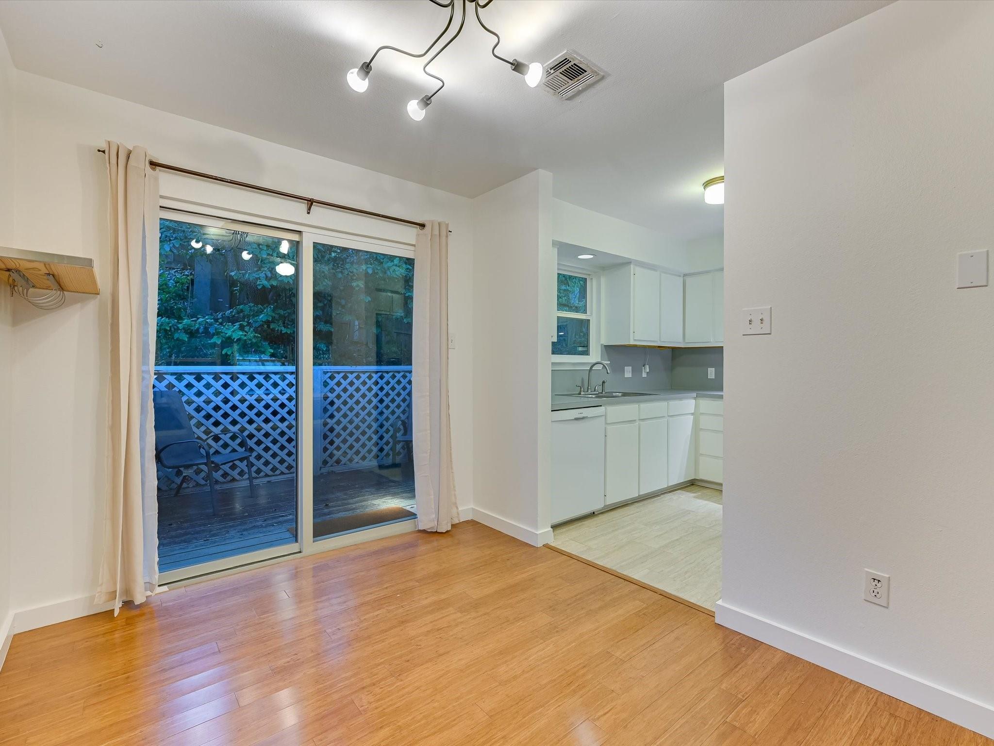 Austin, Texas 78703, United States, 3 Bedrooms Bedrooms, ,2 BathroomsBathrooms,Residential,Pending,42390