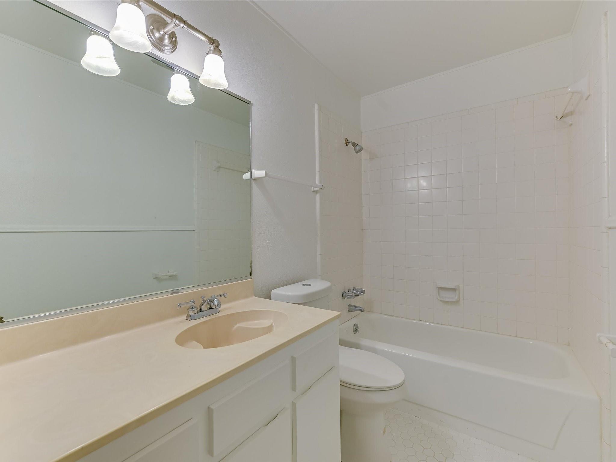 Austin, Texas 78703, United States, 3 Bedrooms Bedrooms, ,2 BathroomsBathrooms,Residential,Pending,42390