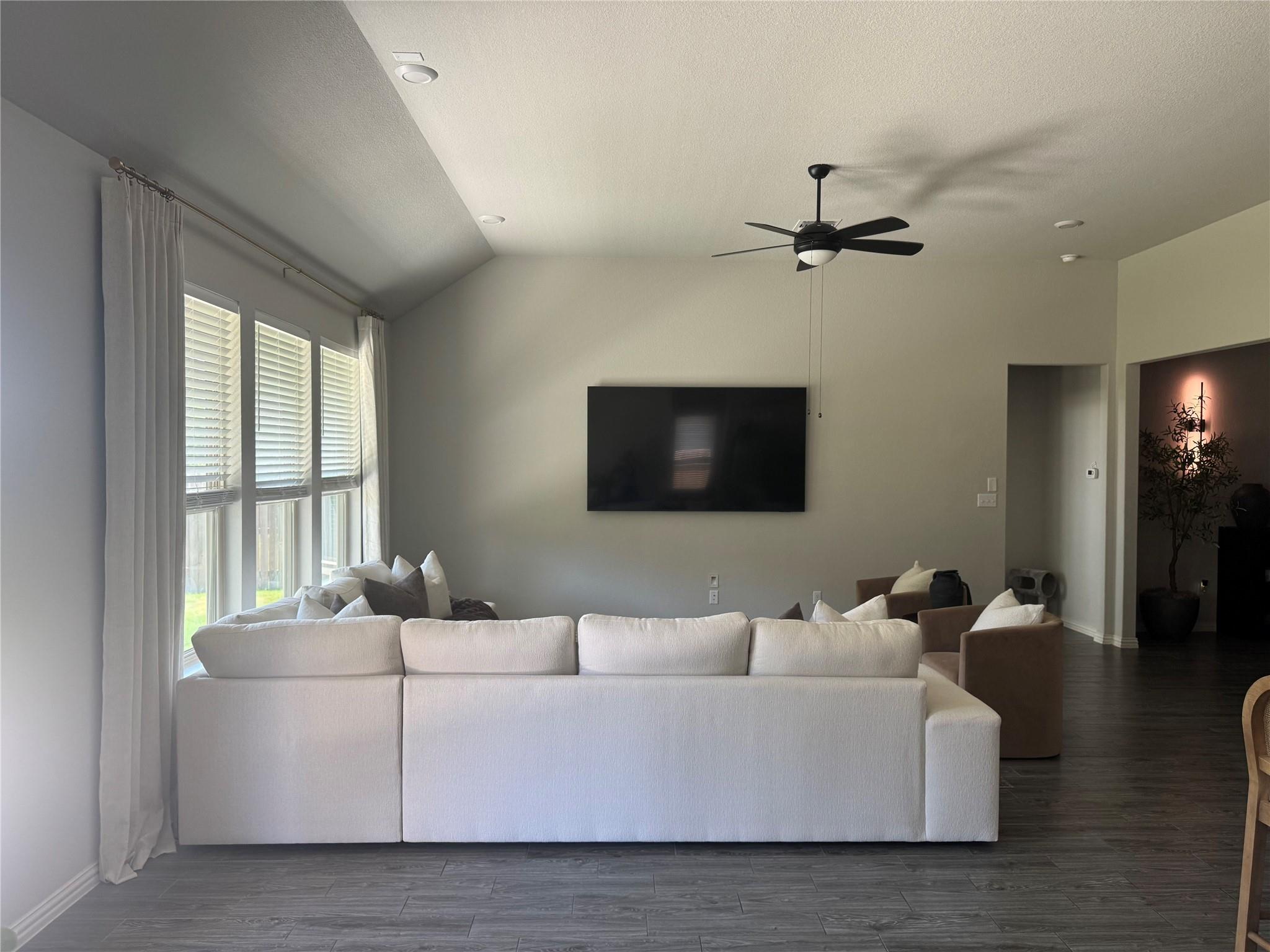 12804 Mission River DR