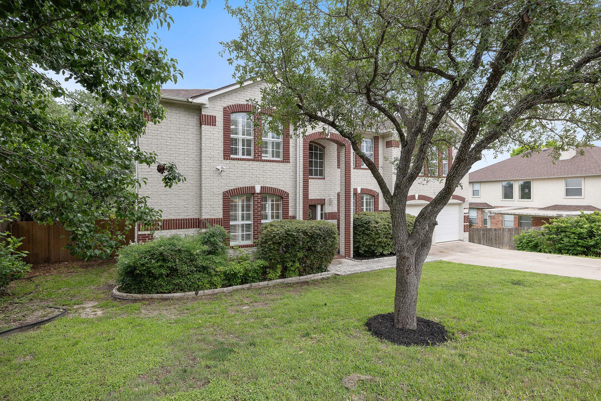 3805 Durnberry LN