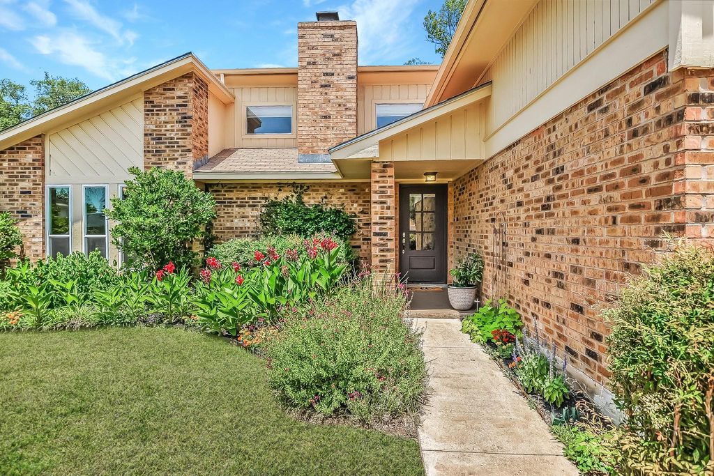 Photo of 7006 Beckett RD, Austin, TX 78749 (MLS # 5961555)