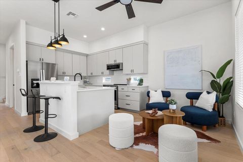 Tiny photo for 3204 Overcup Oak DR, Austin, TX 78704 (MLS # 7377542)