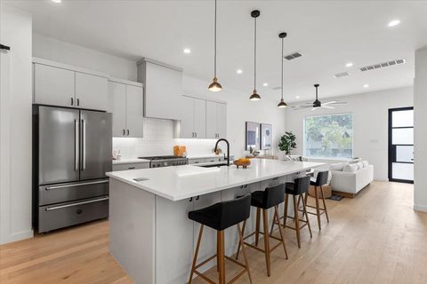 Tiny photo for 3204 Overcup Oak DR, Austin, TX 78704 (MLS # 7377542)
