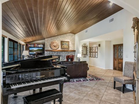 105 Capri Lakeway TX 78734