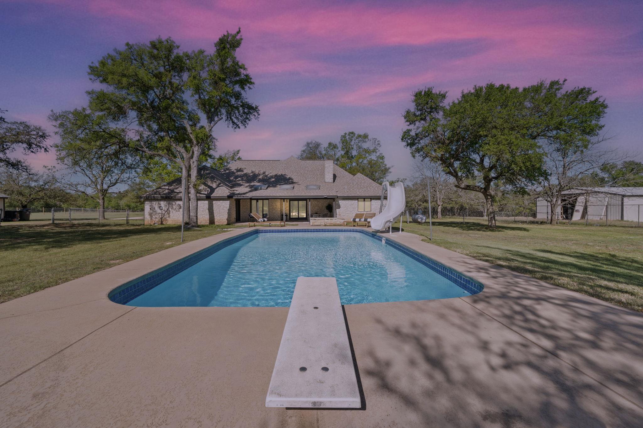 28 Country Oaks DR
