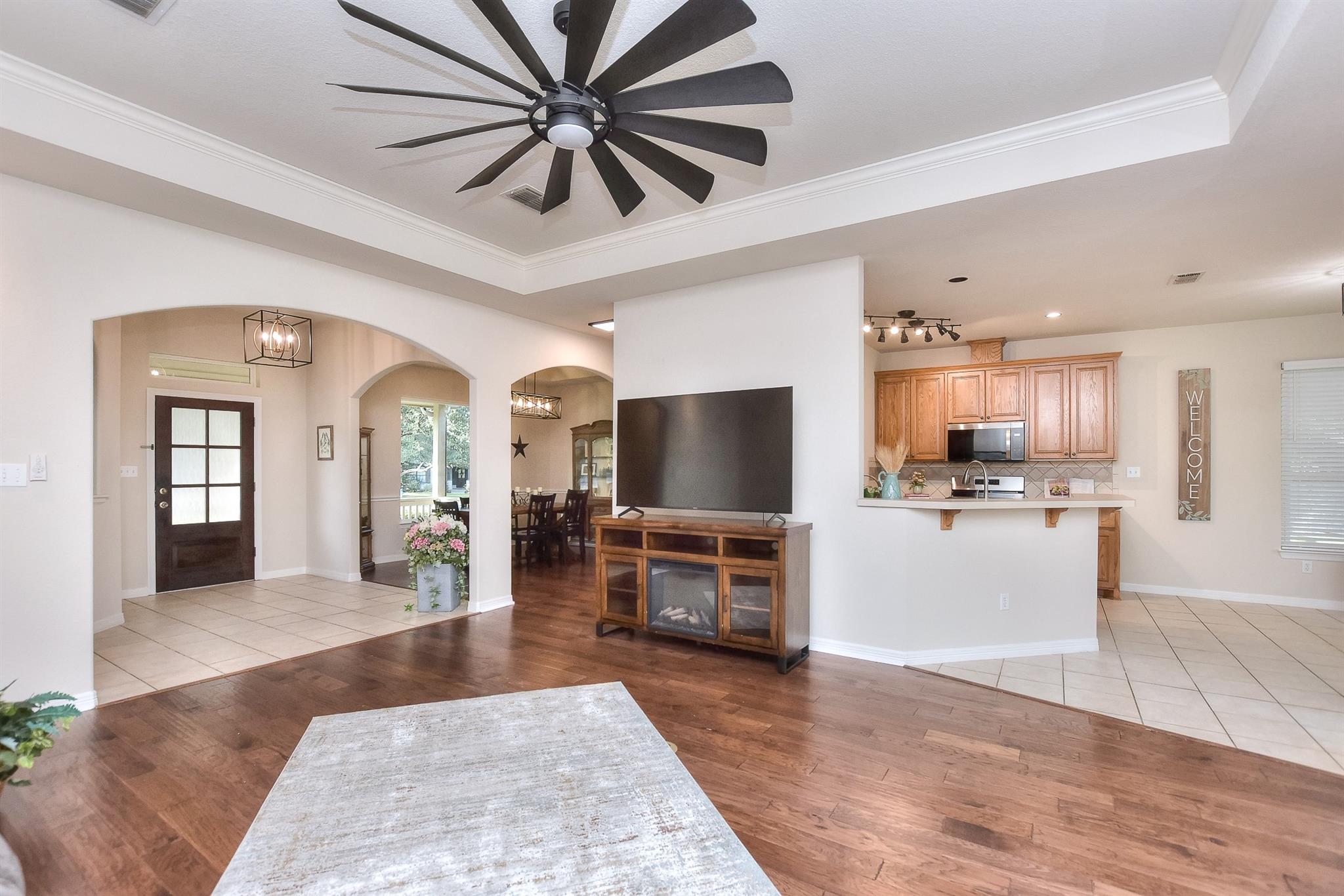 111 Pecos CT