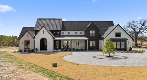 250 Hawthorne LN Spicewood TX 78669