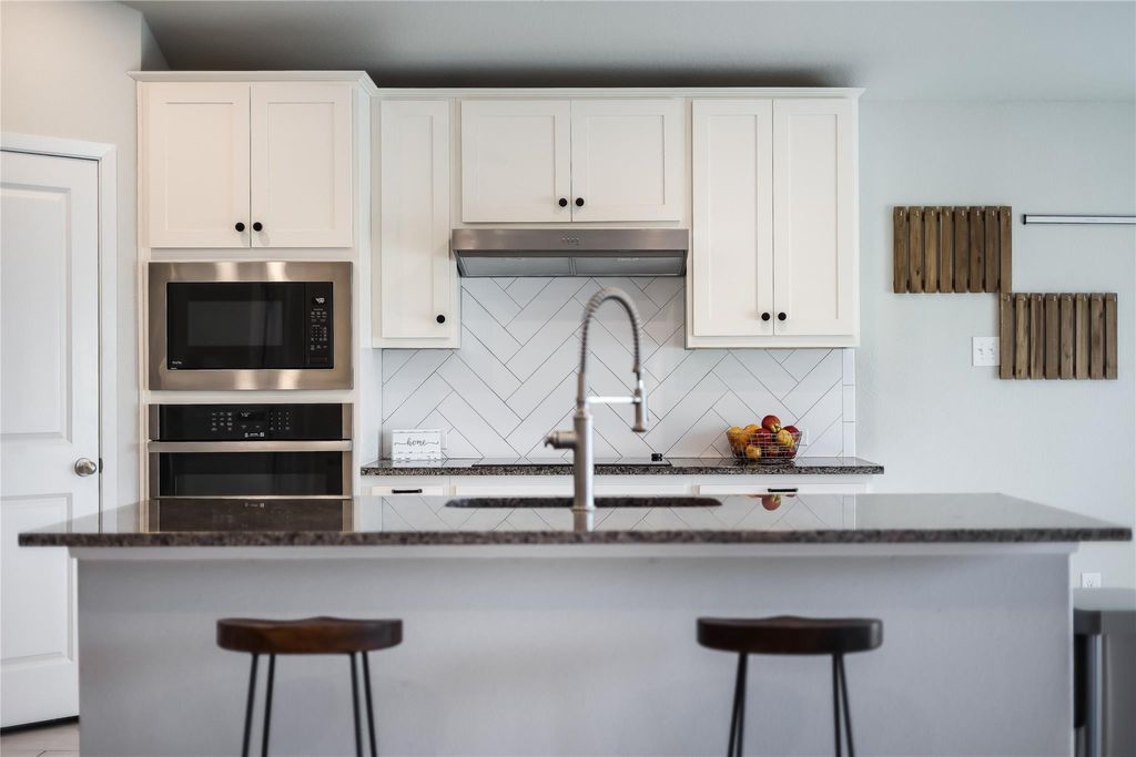 Photo of 21522 Horseshoe LOOP, Lago Vista, TX 78645 (MLS # 2715972)