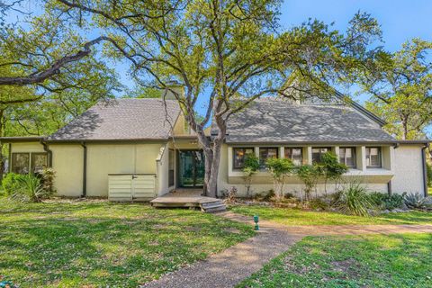 Photo of 51 Casa Verde ST, Lakeway, TX 78734 (MLS # 4310901)