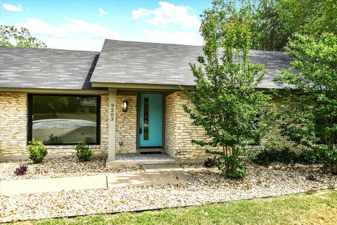 Photo of 9203 Quail Rock CIR, Austin, TX 78758 (MLS # 8626356)