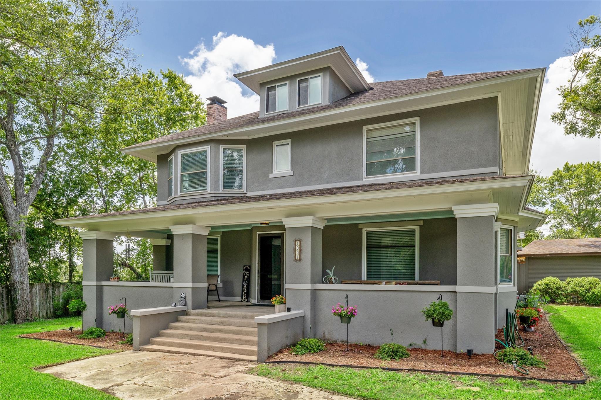 1004 Mitchell ST