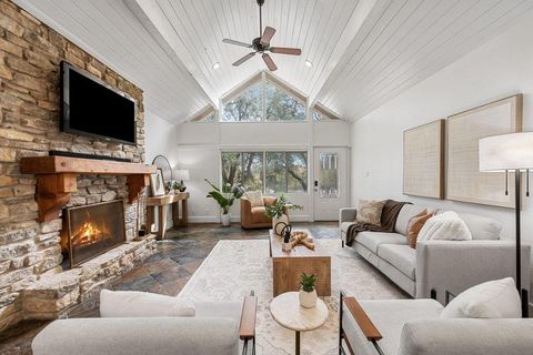 411 Lakeway DR Lakeway TX 78734