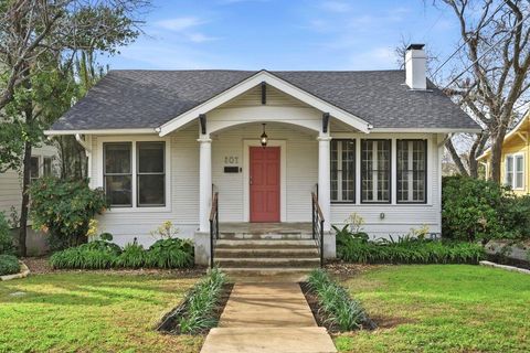 Photo of 807 W 30th ST, Austin, TX 78705 (MLS # 8954381)