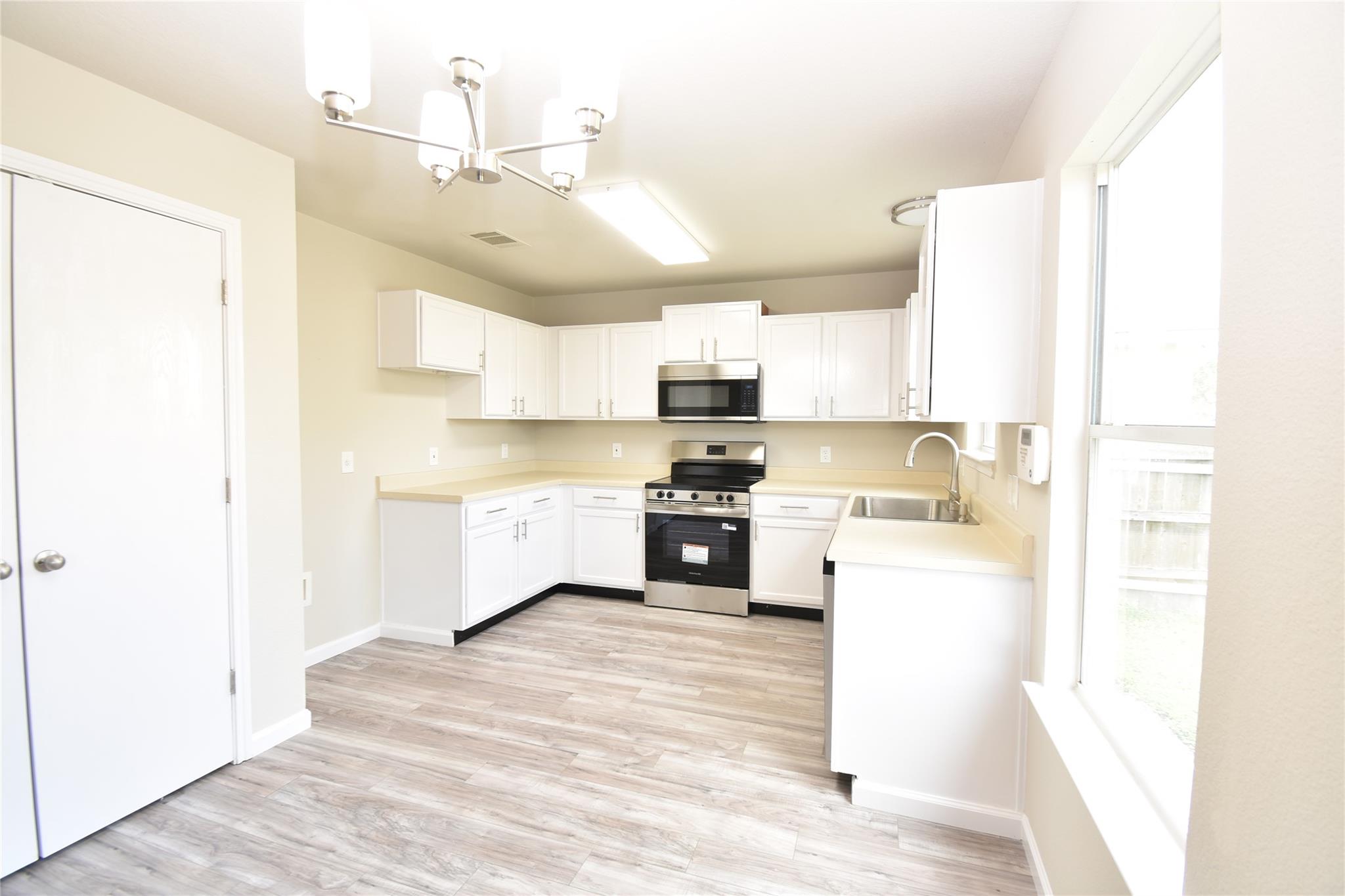 13416 Marie LN